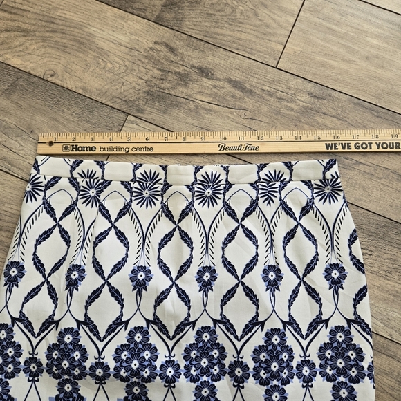 Lila Rose Womens Cotton/spandex Size 6 Floral Blue and White Skirt - Picture 6 of 15